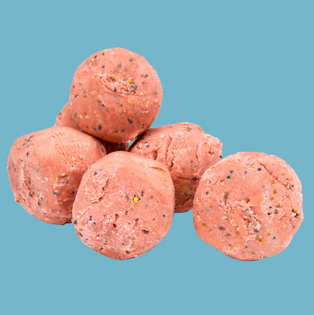 Berry & Bug Suet Balls Peter and Paul